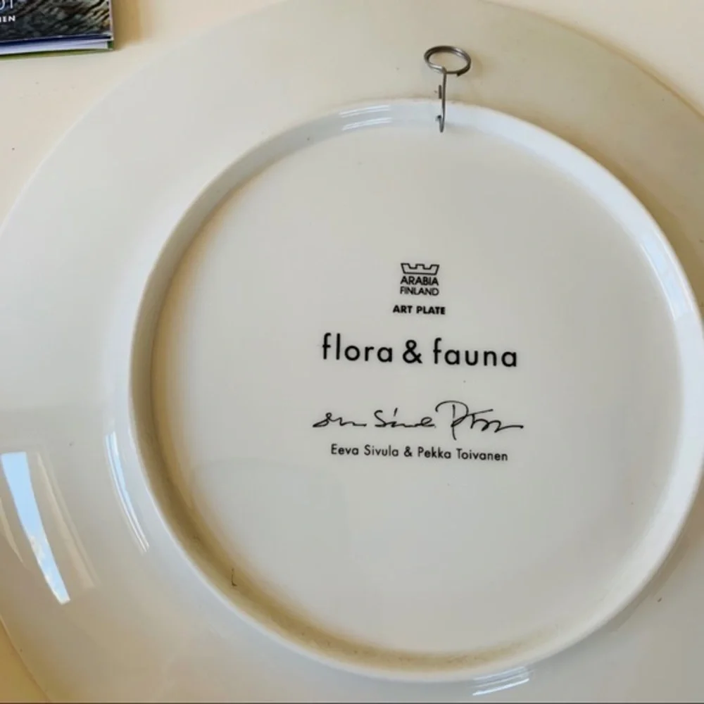 NWT ARABIA‎ Finland Flora & Fauna Plate